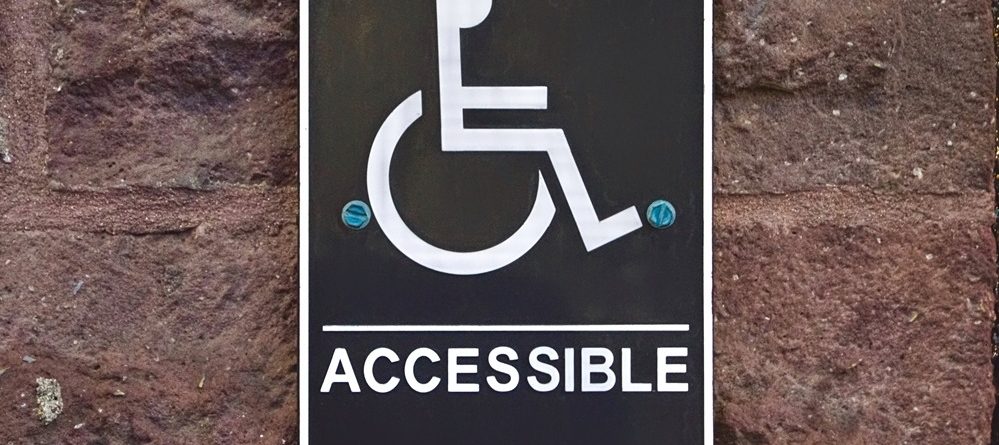 دسترسی معلولین به تمامی مناطق کلینیک + نرم افزار کامل مدیریت مراکز پزشکی دکتر کلینیک